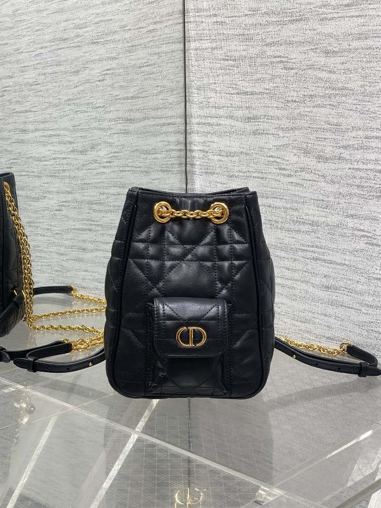 Dior Small SpotCaro Multicarriy Double Shoulder Wealth Bucket Backpack Series the new beauty bag has been launched again Imported lambskin is caref