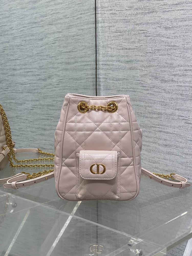 Dior Small SpotCaro Multicarriy Double Shoulder Wealth Bucket Backpack Series the new beauty bag has been launched again Imported lambskin is caref