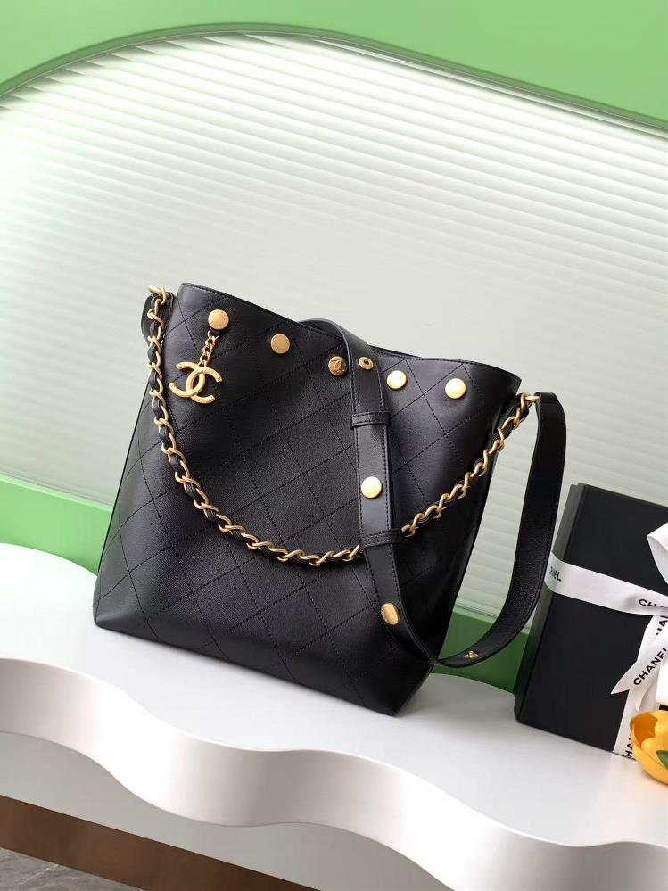 25P rivet bucket bag is very popularSuper atmospheric water bucket love heart very retro and durable smiling face smiling face and very light wei