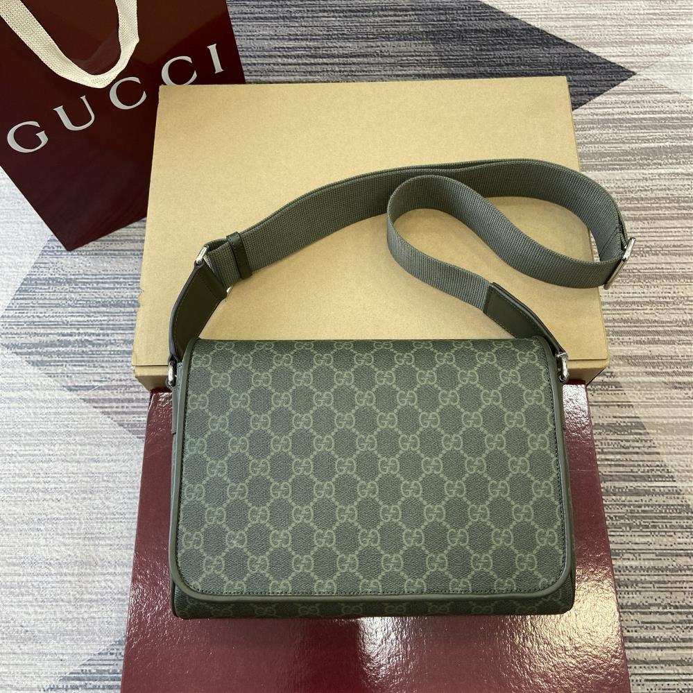 Equipped with a complete set of counter packaging the 2025 autumn and winter collection uses GG letter pattern coated fabric to revitalize and interp
