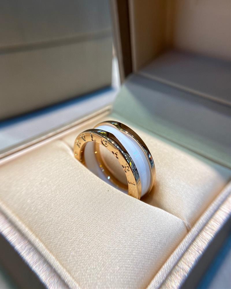 Bvlgari Medium Narrow Edition Rose Gold Ceramic Black Porcelain RingThe most favored is always the widely circulated and classic which can be worn by