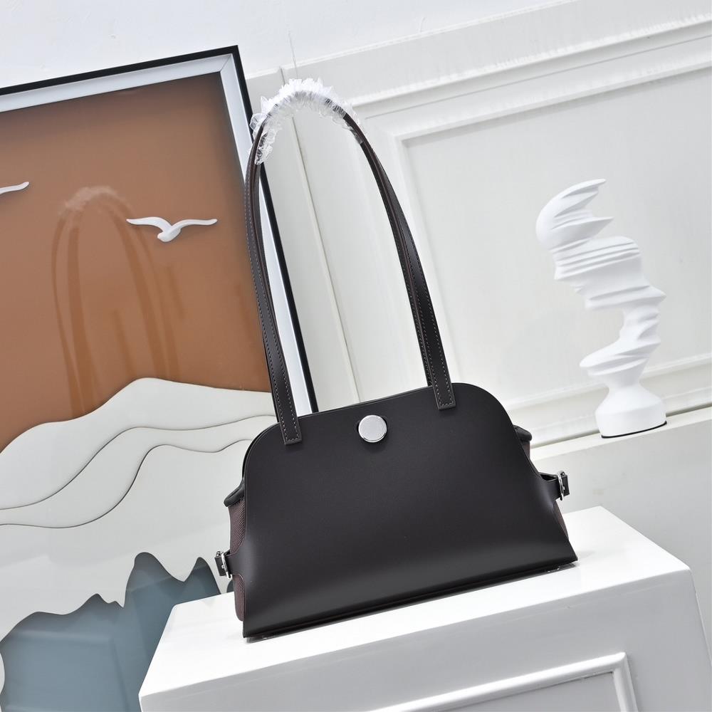 Tablier Sellier Using Hunter cowhide and Swift small cowhide canvasHalf handmade wax thread sewn all steel hardware  professional luxury fashion bran