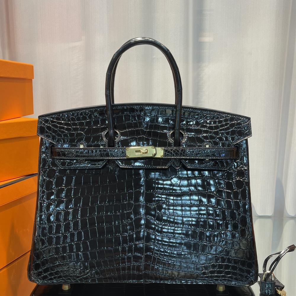 Birkin 35cm black gold buckle imported high gloss Nile crocodileTop craftsmanship hand sewn wax thread with sheepskin lining in stock  professional l