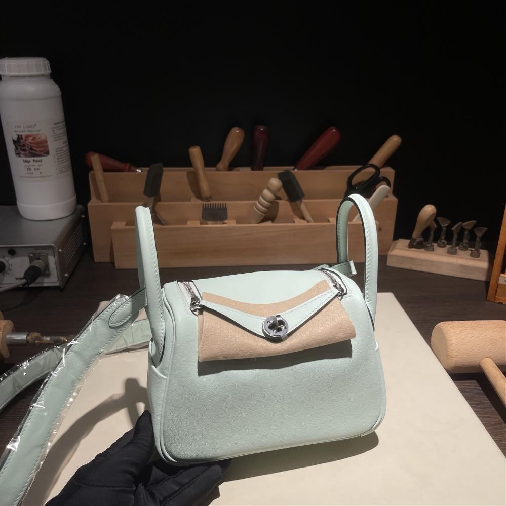 new arrivalsMini Lindy Swift N3 Mint Green SilverA musthave summer ice pack for fairies  professional luxury fashion brand agency businessIf you ha