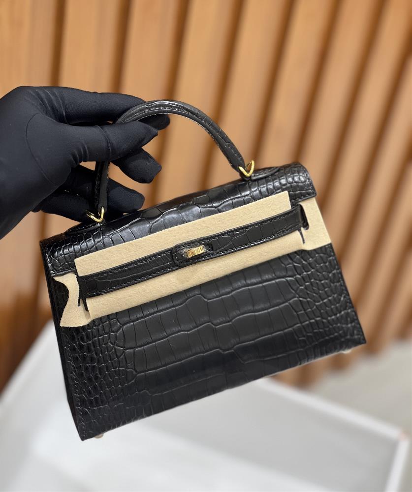 Kelly Mini secondgeneration matte black gold spot in the Americas  professional luxury fashion brand agency businessIf you have wholesale or retail
