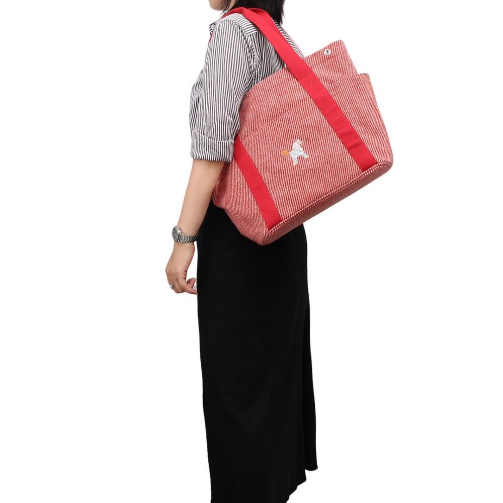 A qualified mommy bag needs to meet three essential conditions to be able to hold multiple bags and online appearance Ma Familys Mommy Bag Tong me