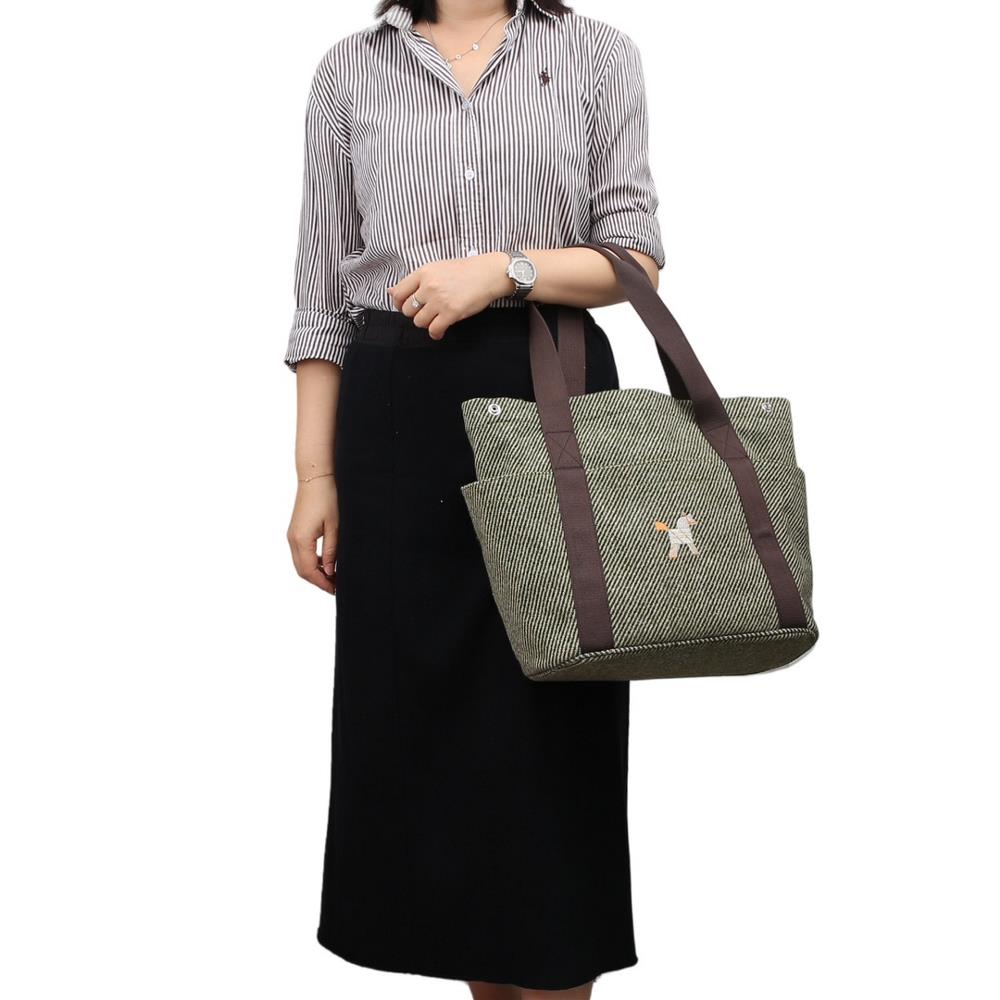 A qualified mommy bag needs to meet three essential conditions to be able to hold multiple bags and online appearance Ma Familys Mommy Bag Tong me