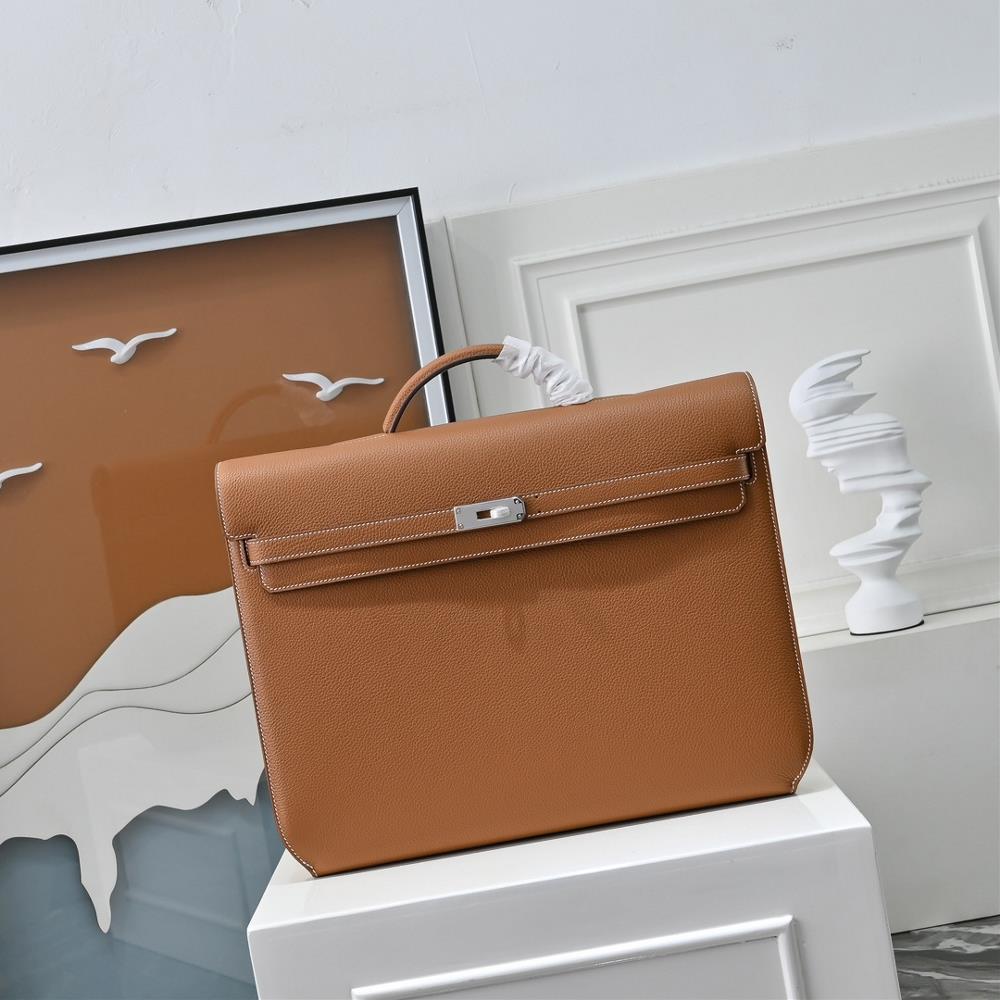 Kelly depeches Togo calf leather business handbag with main compartment for storageBack crotch zipper inner pocketHandheld size 36x29x5  professional