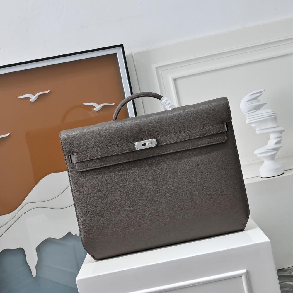 Kelly depeches Togo calf leather business handbag with main compartment for storageBack crotch zipper inner pocketHandheld size 36x29x5  professional