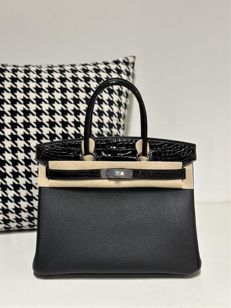 Platinum 30Touch alligator with Togo cowhide and black silver buckle  professional luxury fashion brand agency businessIf you have wholesale or reta