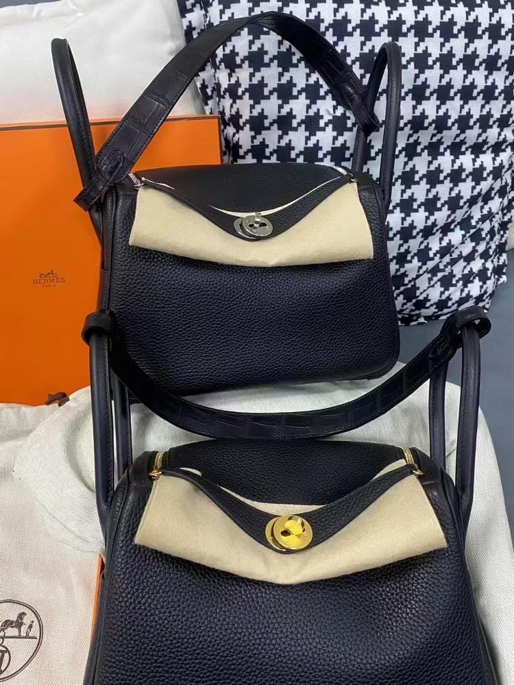 Lindy 26 touch blackOriginal TC crocodile leather shoulder strap with new gold and silver buckleWcut twopoint logo  professional luxury fashion br