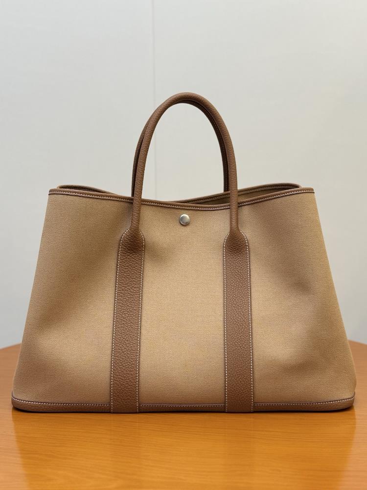 Garden Party45cm canvas with Negonda calf leather saddle nail buckle size length 45x depth 31x width 20cm suitable for both lowkey and highend com