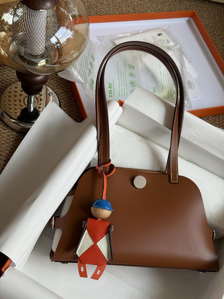 This years new Tablier seller in golden brown size 26x16x9  professional luxury fashion brand agency businessIf you have wholesale or retail intent