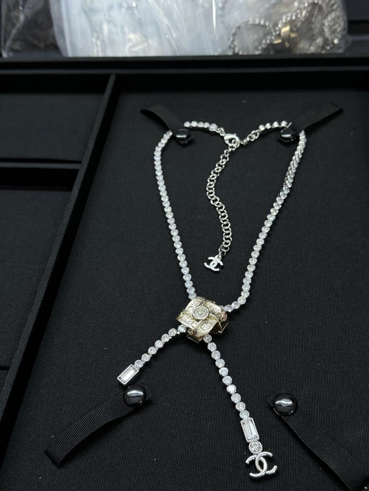 Xiaoxiangs new highend handmade rhinestone square buckle pendant tassel necklaceTagName  Chanel necklace tagId 10956196  professional l
