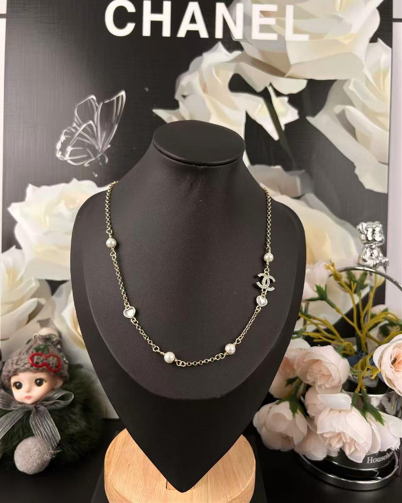 Xiaoxiangs new model is a 25B pearl heart chain double C full diamond necklaceTagName  Chanel necklace tagId 10956196  professional luxu