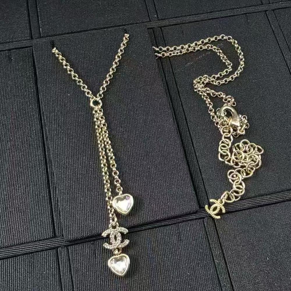 Xiaoxiangs new heartshaped rhinestone simple double C small logo necklaceTagName  Chanel necklace tagId 10956196  professional luxury f