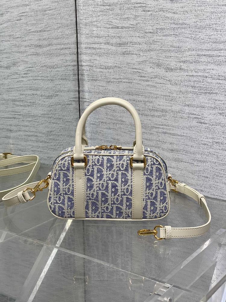 DVibe bowling bag small size with a casual and sporty style simple yet fashionable carefully crafted with blue Obliaue printed fabric exquisite an