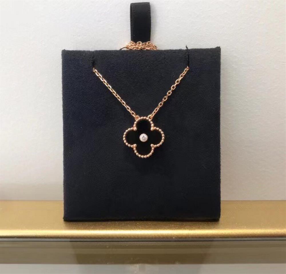 Medium Clover Necklace Collection PictureClover necklace medium size with diamond accentsThe classic bestseller has been constantly upgraded with top