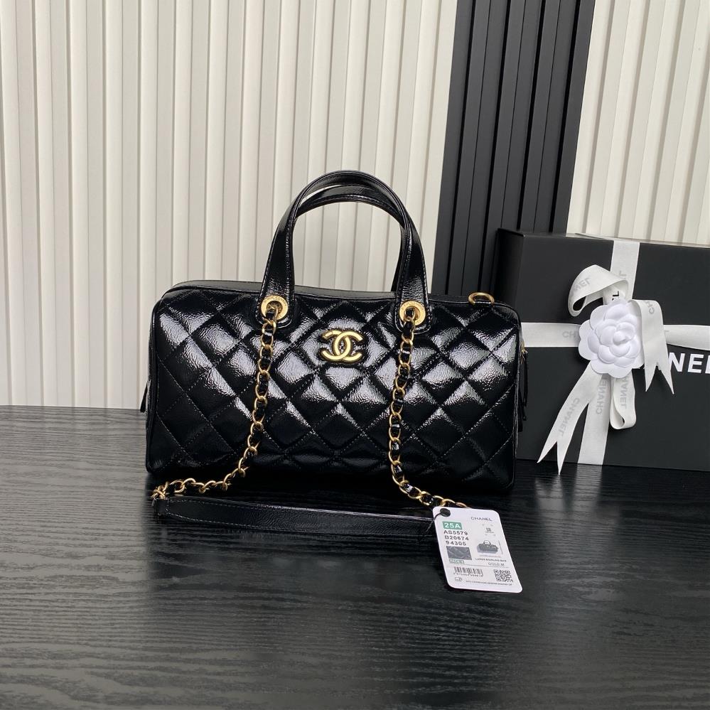 Chanel 25A Bowling Ball AS5579 Oil Wax LeatherThe highend handmade workshop series Baowang is so captivating born for charm travel and dreamsThe