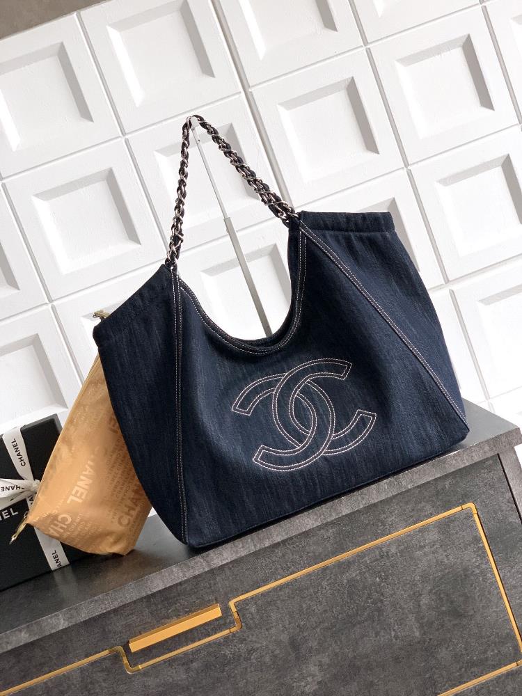 Small size night sky blue OHANEL denim tote bag stylish and versatile this denim tote bag truly embeds French laziness into DNA The classic embroid