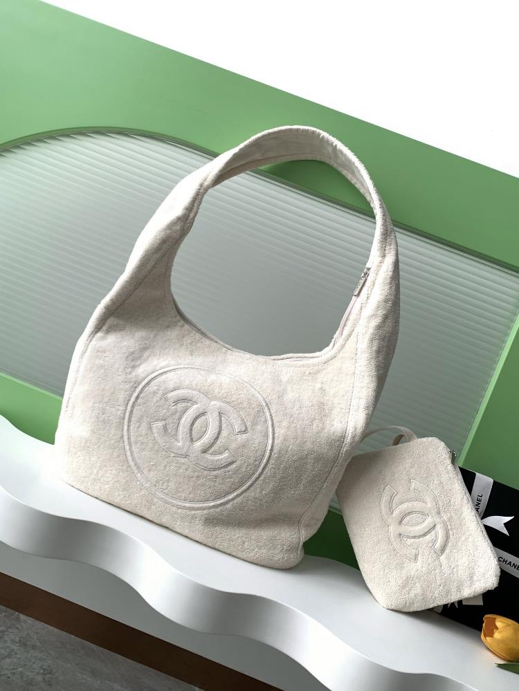 25 Coco Beach Beach Bag New Style BeautifulPaired with a scarf or hanging a small bag it looks super beautifulI havent been hit by the old beach bag