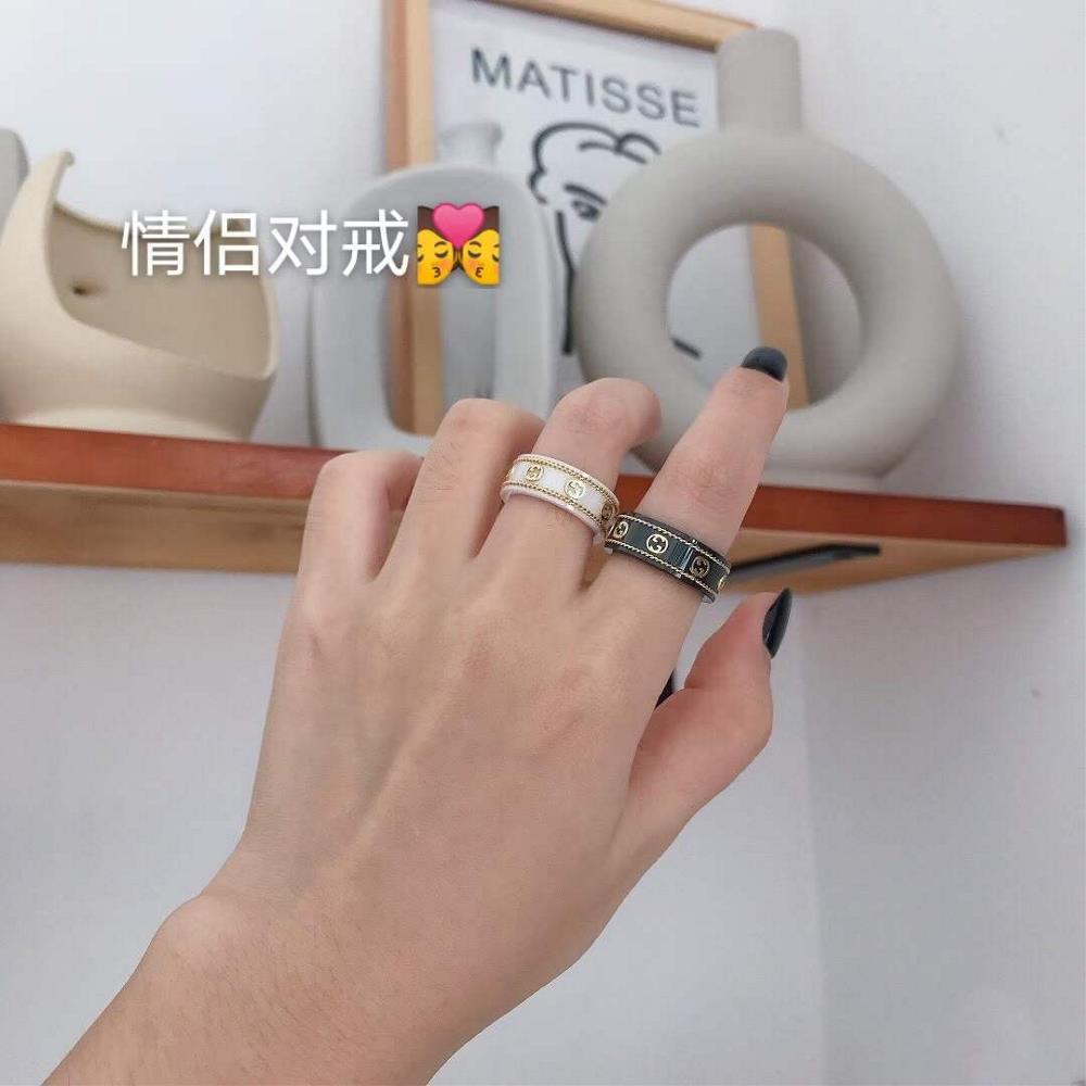 couple setP108 Gucci icon series gold border black and white ceramic couple ringClassic black and white ceramic color gold rope double G ring with uni