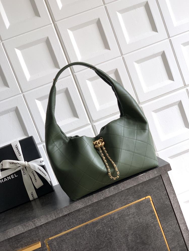 Black small size 29x18x12cm topquality tire leather OHANEL 26C Chanel Hobo Bag with a casual posture and elegant new meaning The perfect blend of s