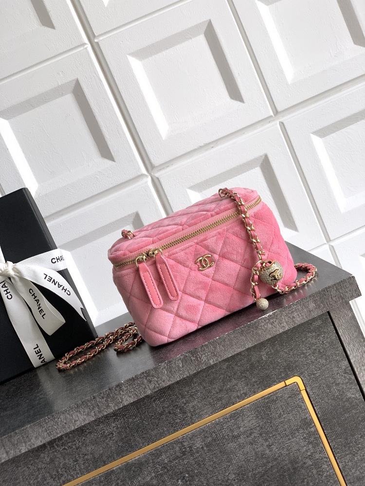 Pink silk diamond gold bead buckle OHANEL 25B popular box bag exquisite and unique chain small makeup box can hold a phone the capacity is very touch