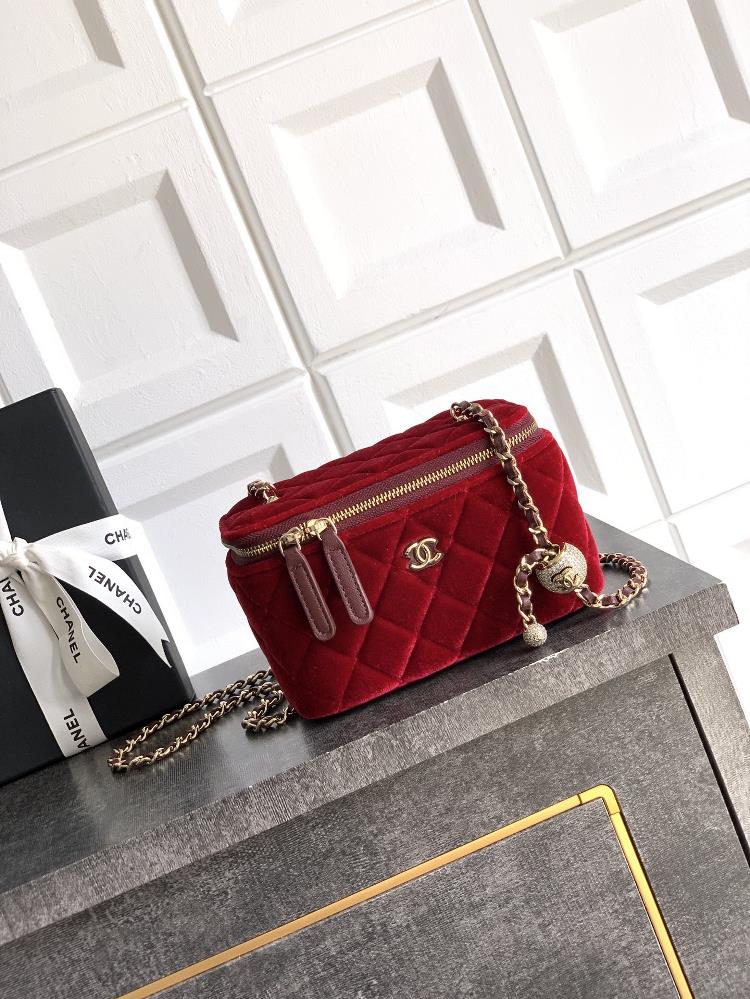 The big red silk diamond gold bead buckle OHANEL 25B popular box bag is exquisite and unique The chain small makeup box can hold a mobile phone and