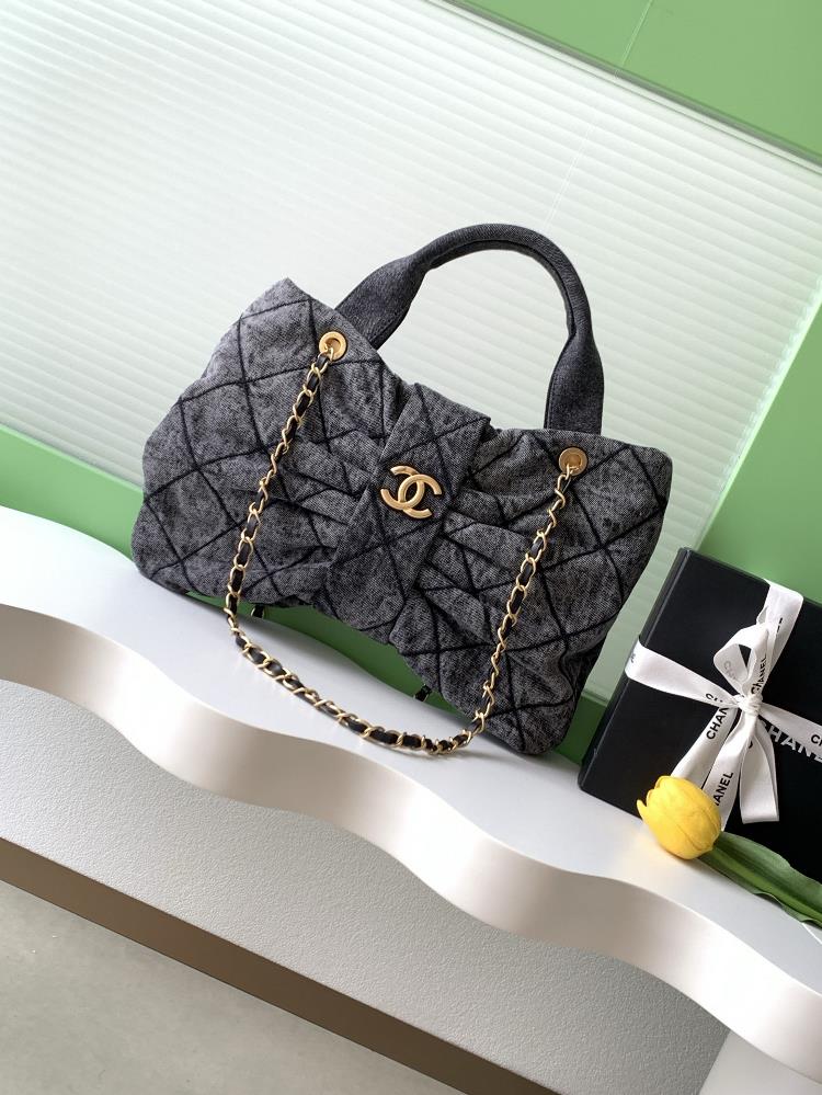 Chanel 25K Bow Comes to DenimThis season the bowtie element deeply touched my girlish heartThe clothes look much better and the price is much higher