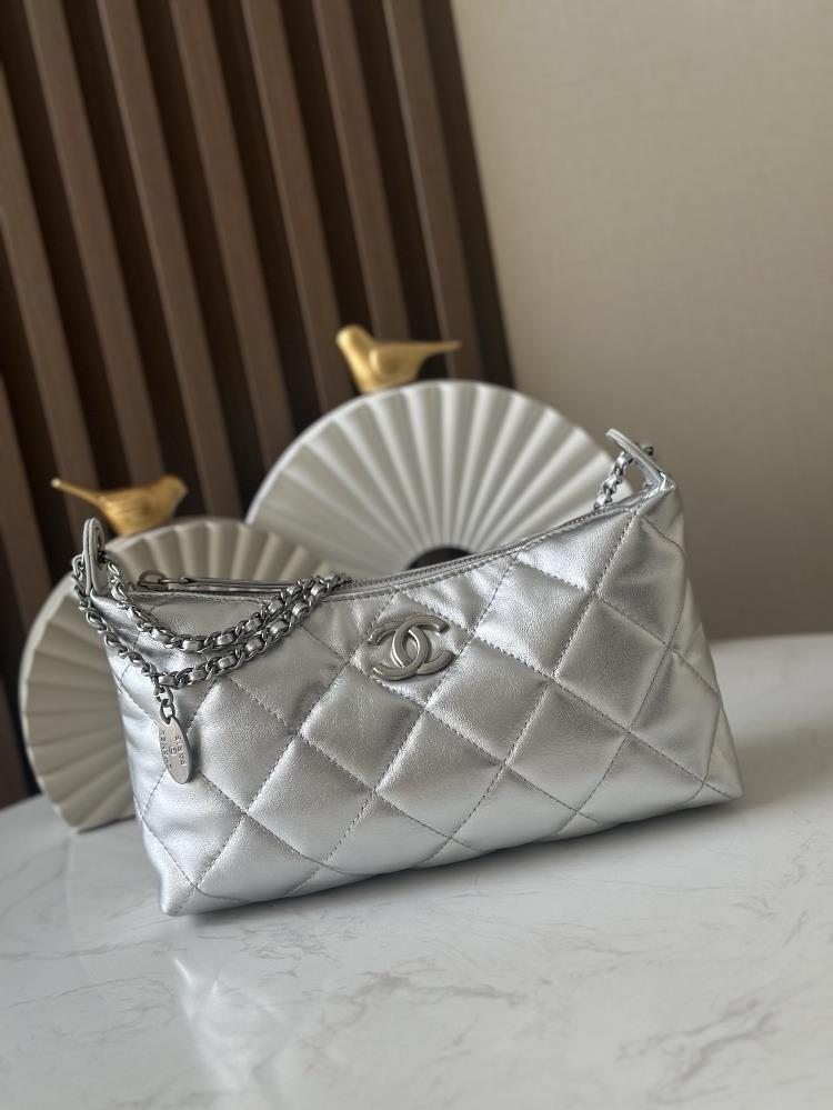 Full set of Chanel 25S armpit bag Hobo full of highend feelThe bag is super goodlooking lightweight and highly practical It can be paired with a