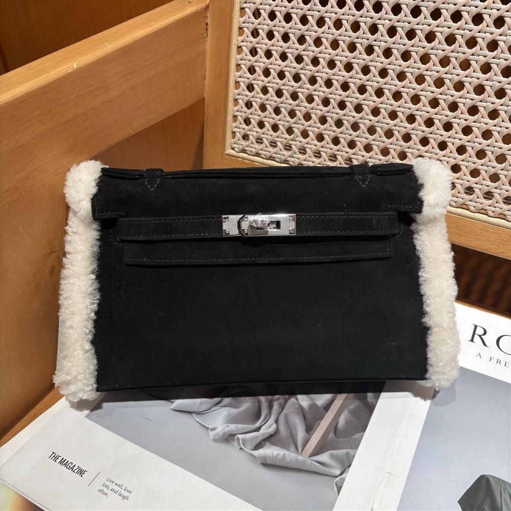 Carries Generation TeddyBlack suede with lamb wool handmade matching  professional luxury fashion brand agency businessIf you have wholesale or ret