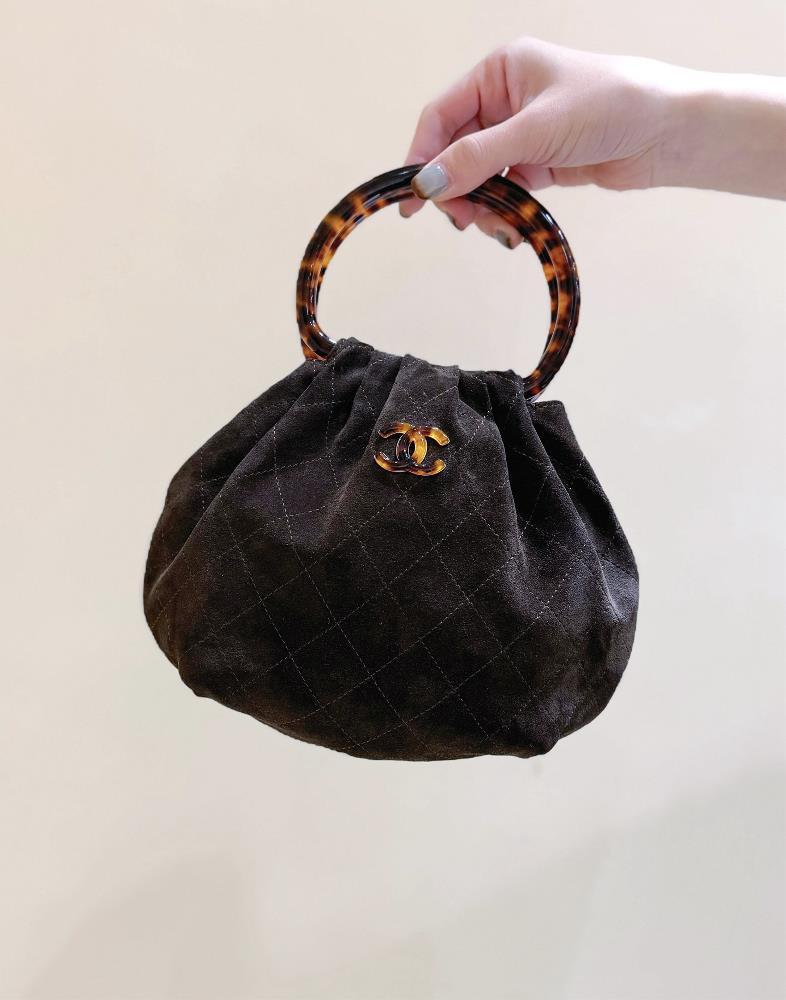 26C 
ZP 43000

Chanel 26C 




AS60220011