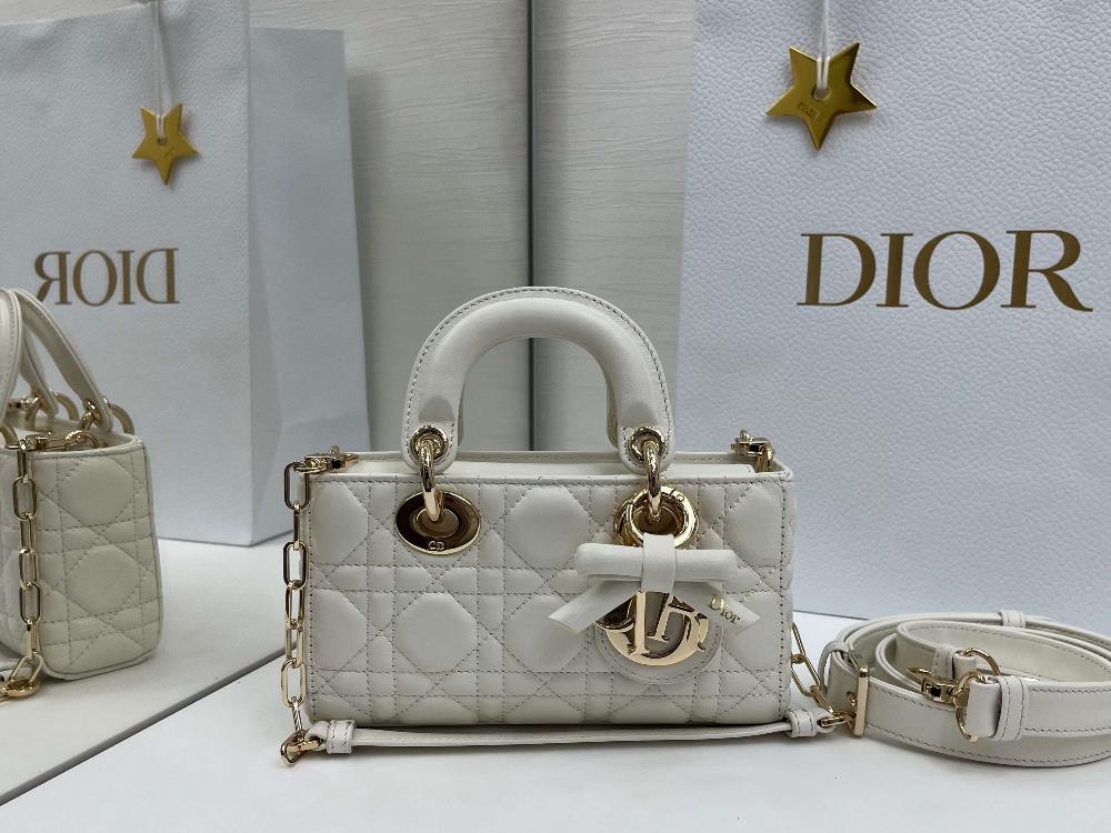 The new bow in the Lady DJoy handbag series highlights the classic minimalist aesthetic of