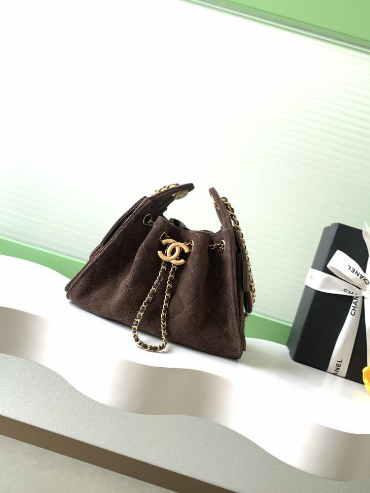 Chanel 6c Mini Matte LeatherRetro gold coin button drawstring bucket bag with diamond grid patternClassic chain design full of highend feel essenti