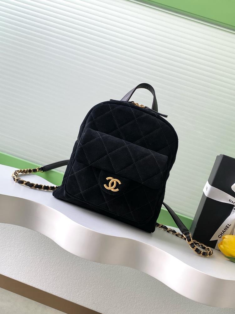 Chanel 25k Shoulder Bag Matte LeatherIts super cool and has been released for many season