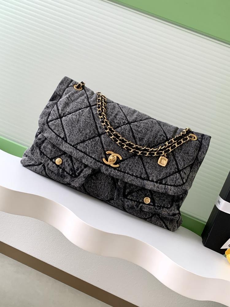 The Chanel 25K is truly Chanel denim Its so appealing Placing the pocket on the front i