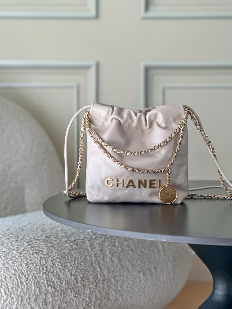 22cc SpringSummer Hot 22 Bag HappyClassic and timeless garbage bagsExclusive original box calf hide strengthThe hottest and most worth buying series