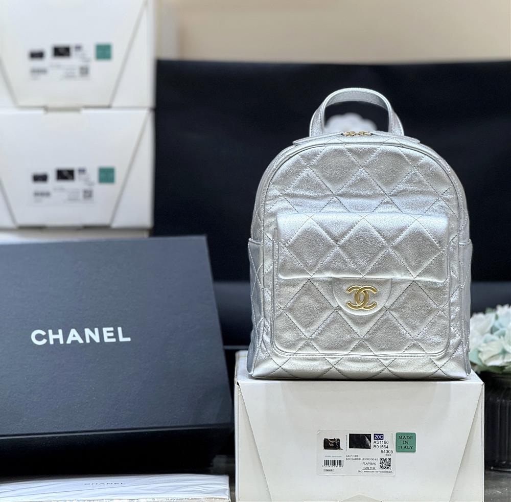 Shipment Celebrate25K autumn and winter highend ready to wear collectionHappy purchase of ZP 46500Chanel 25K Black Horse Silver BackpackSilver Super