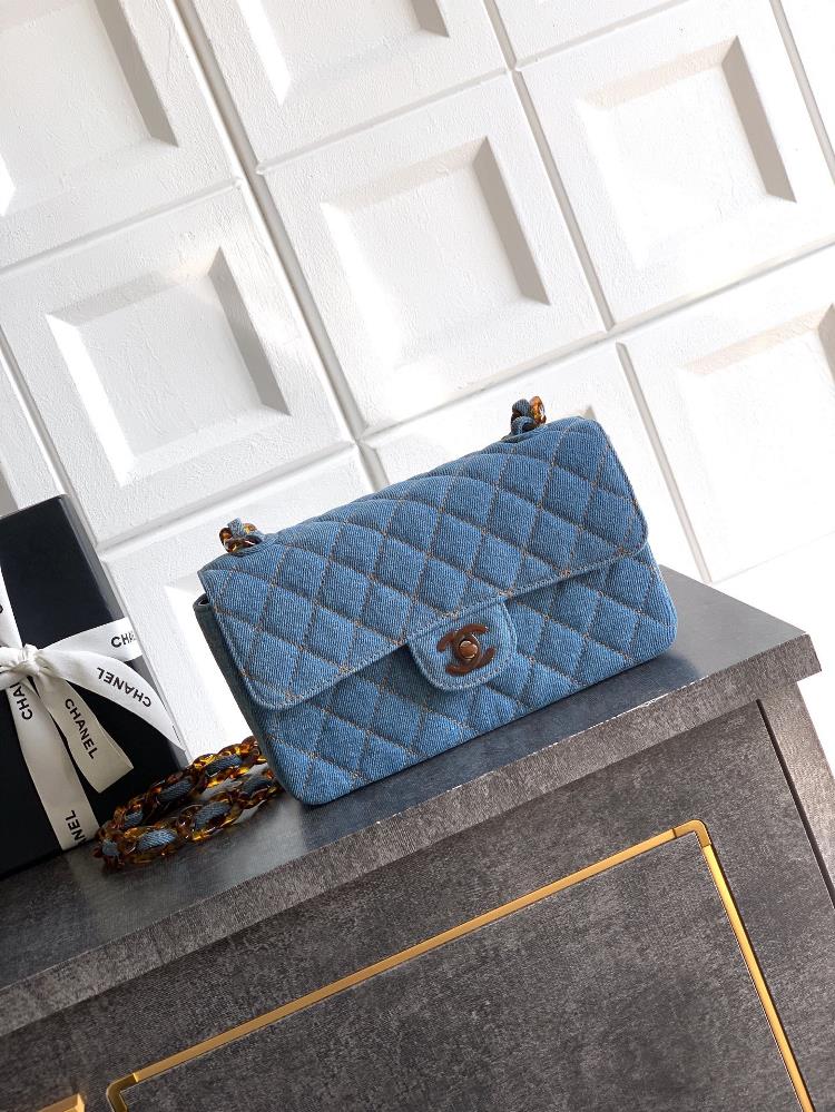 The 23cm OHANELCF Classic Legend Bag combines the unique charm of time and the unique char