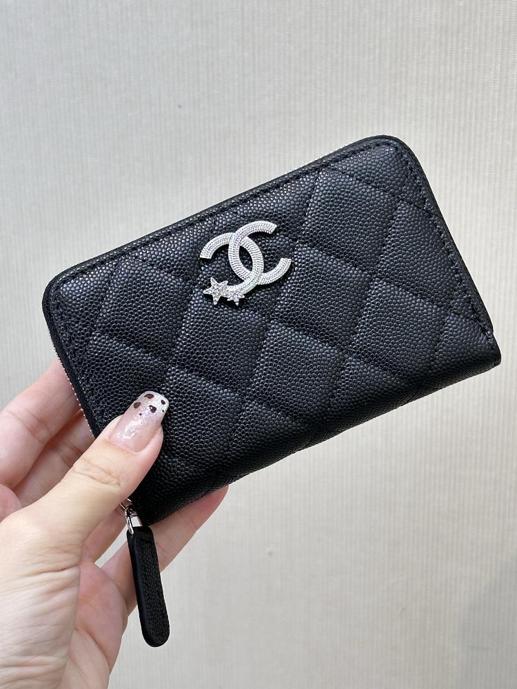 4813 View Real Shot Simple UpdateCaviar and cowhide coin purse which can hold both cash and identification cards for daily travel It is very conveni