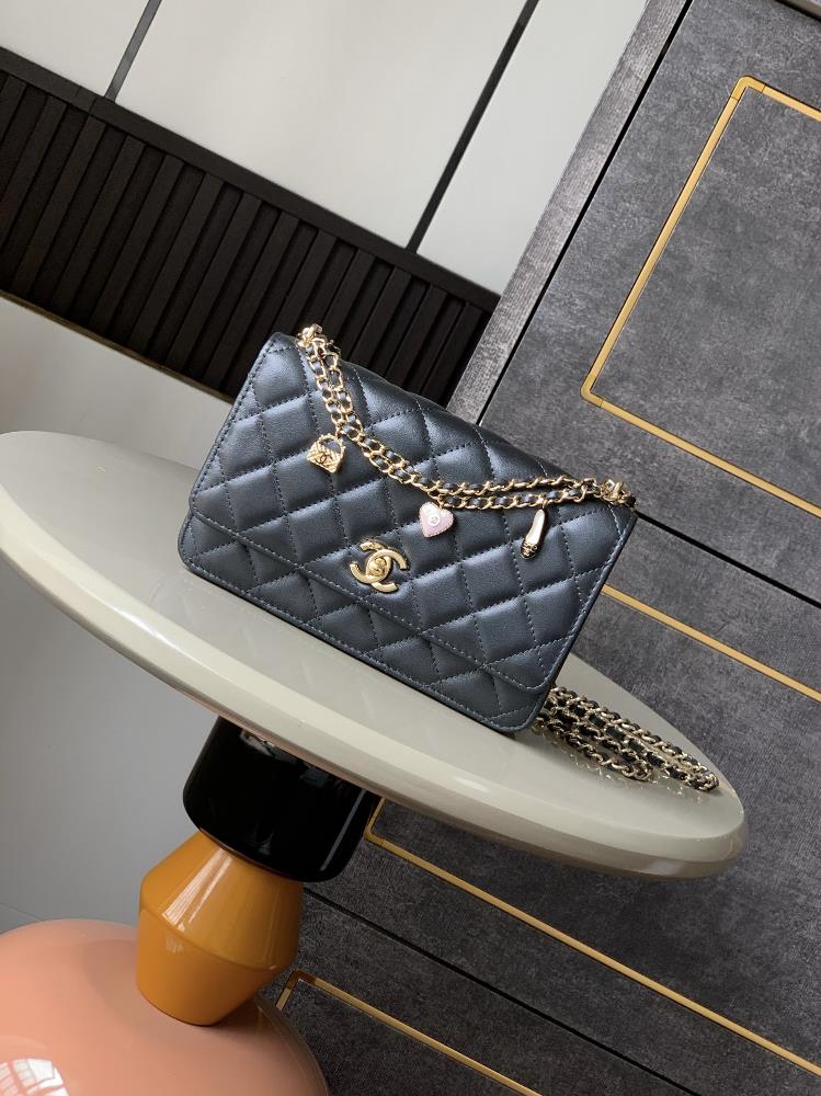 Pearl Grey OHANEL25P Enamel Badge Buckle WoC Four Pendants are truly stunning retro and gorgeous The exquisite double layered classic WoC bag is lik