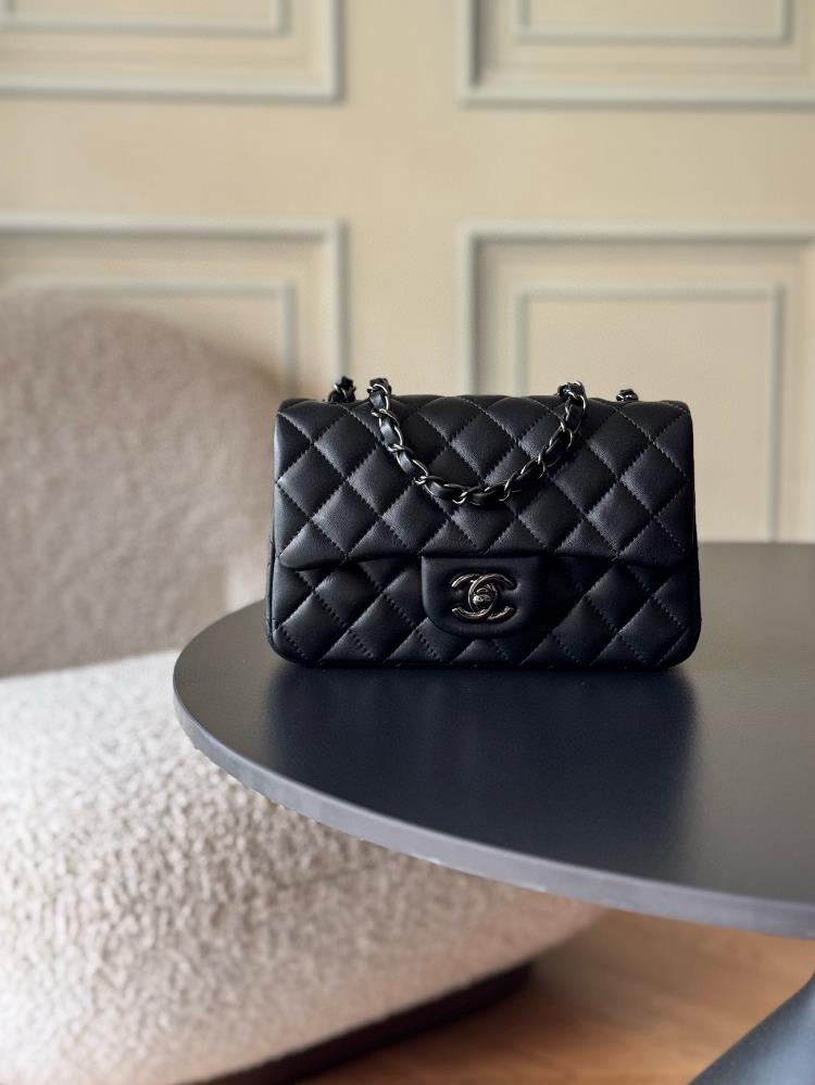 1116 Upgraded VersionFull name Classic Fla0 Mini SheepskinSize 12206cmImported lambskin from Haas leather factory24K electroplated all steel hardware