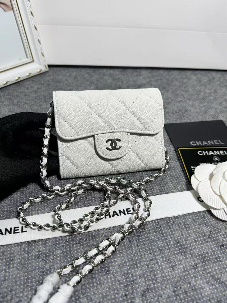 Clear price 180 yuan New classic chain dinner bag in stock model 81082 Imported caviar ball pattern with light hardware Built in two compartments