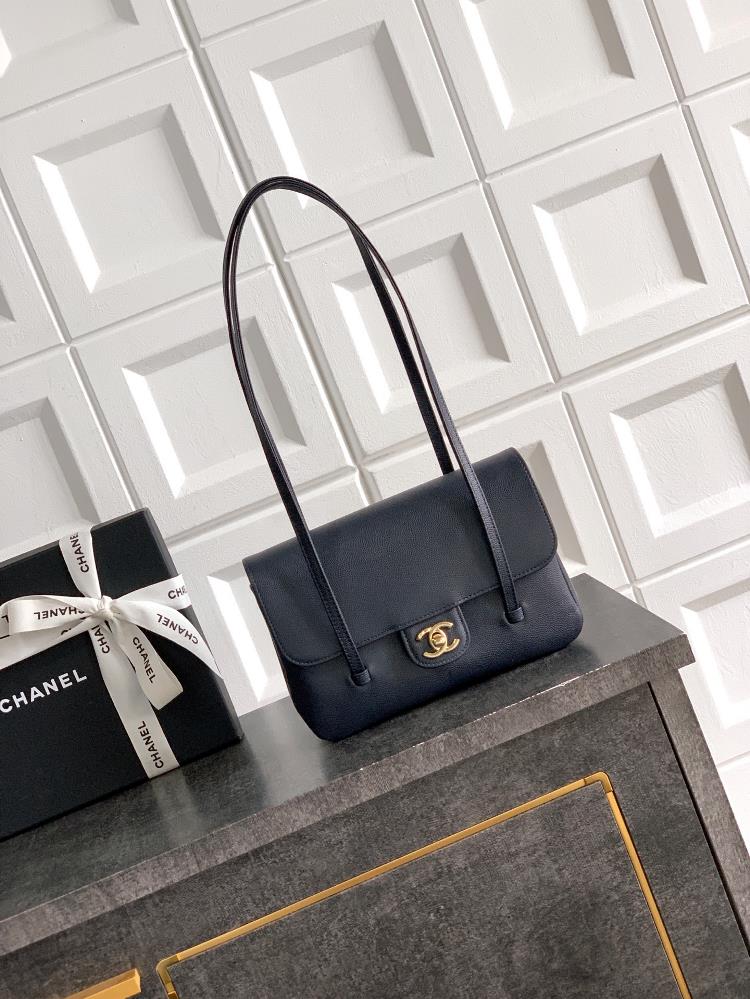 The large size has a lock buckle and a 22cm night blue OHANEL 26CJennie star style with a touch of fashion style This new model is completely a luxur