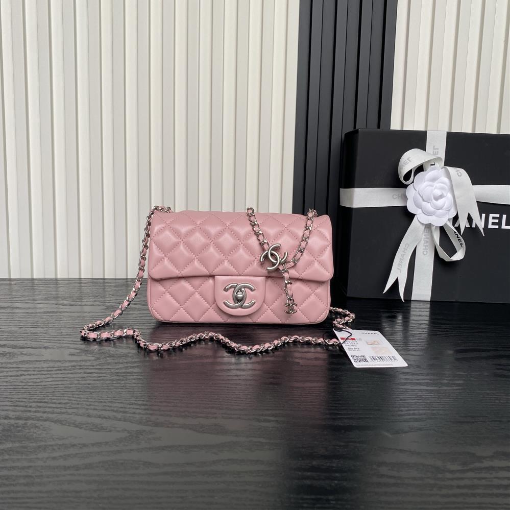 Silver Chain Chanel 25B Exquisite Double CButton CF Series AS5759 Sheepskin with Gold Metal Chain Double C Adjustment Design This Seasons Highlights