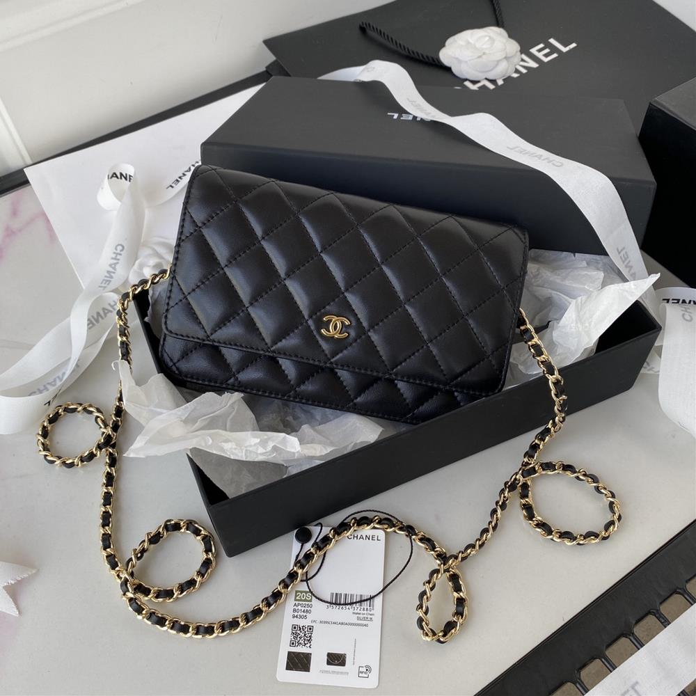 02502020 SpringSummer New Version of WOC Wealth Bag Classic design of lambskin with diam