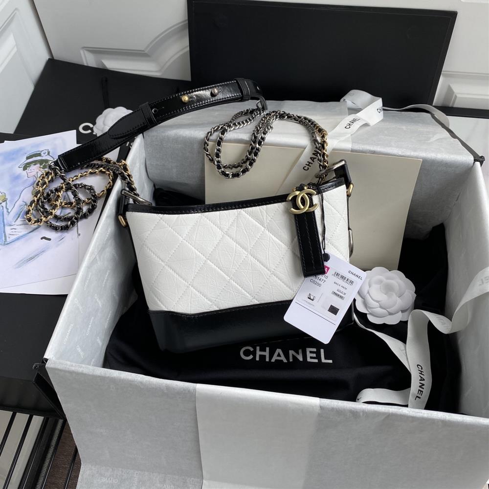 Chanel Gabrielles innovation never disappoints blending strength and elegant design aesthetics into its original beauty to create this Chanel stray