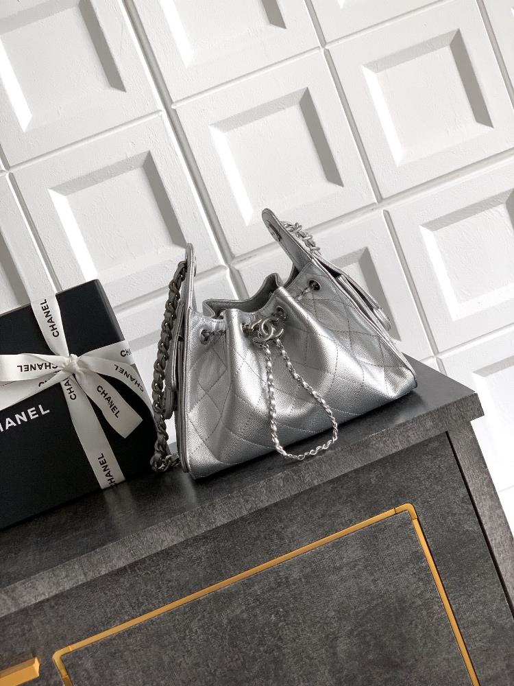 5631 Silver Buckle Hardware Mini Size Silver OHANEL 26C Caviar Leather New Hippie Shiny Silver Casual Lazy Bag Type Truly the King of Spring and Summe