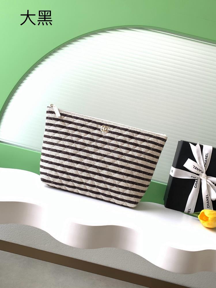 26C black and white striped woven handbag classic dual C metal logo made of Lafite grass material fresh and simple with a summer vacation atmospher
